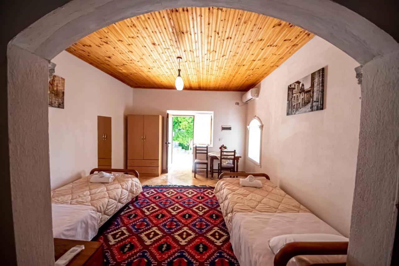 Guest House Garden Gjirokaster Exterior photo