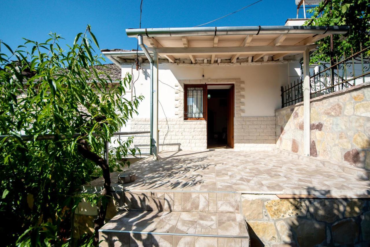 Guest House Garden Gjirokaster Exterior photo