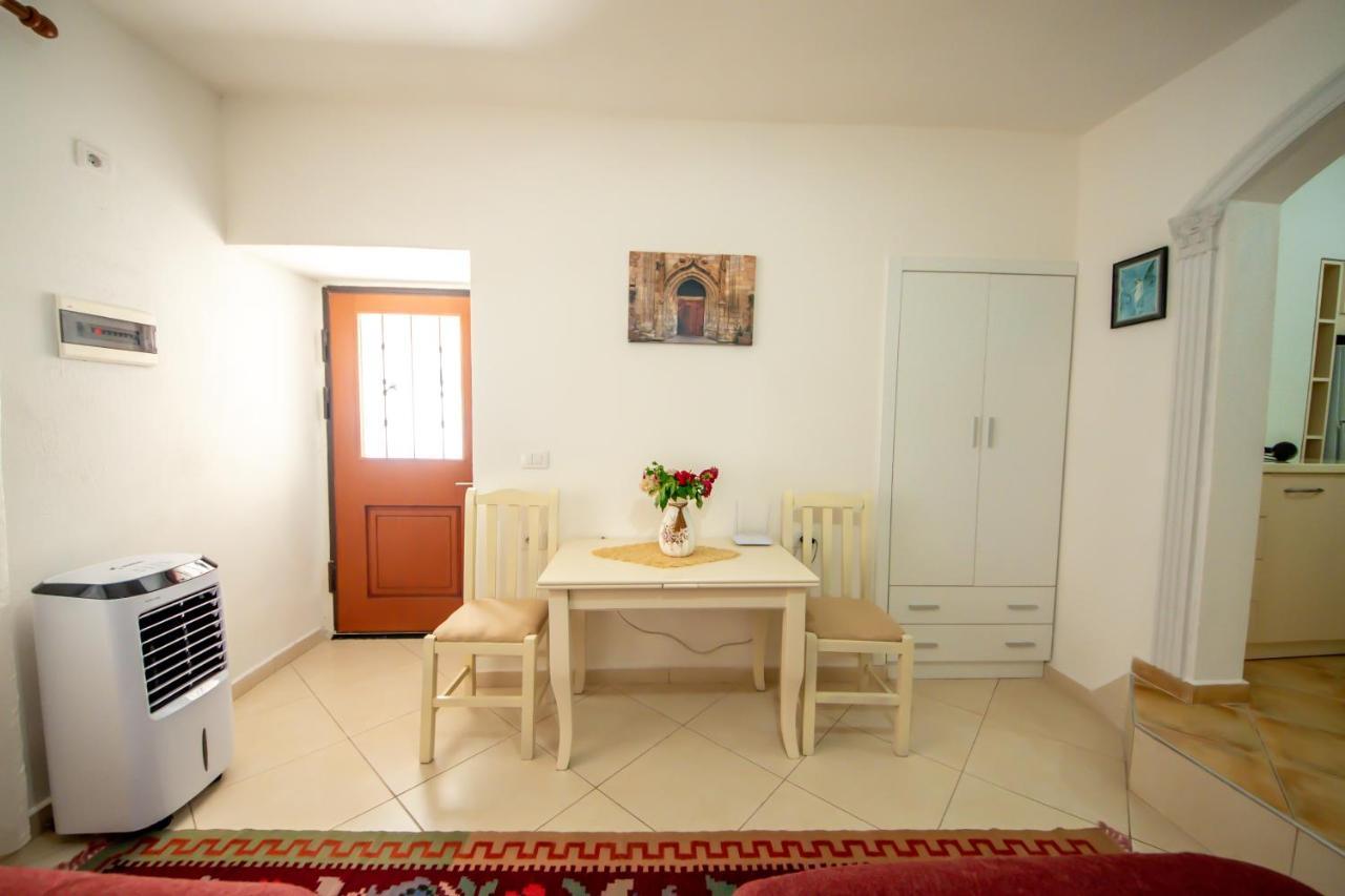 Guest House Garden Gjirokaster Exterior photo