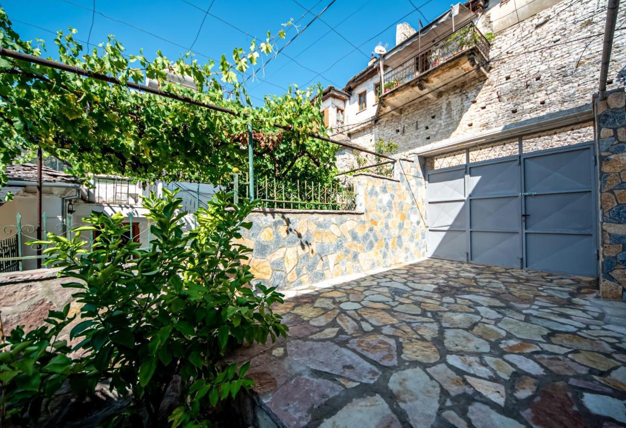 Guest House Garden Gjirokaster Exterior photo